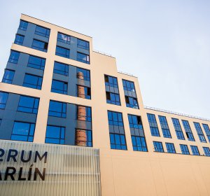 Locations<span>Forum Karlín</span><i>→</i>